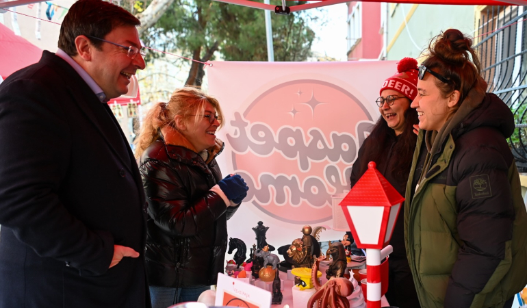Başkan Muharrem Erkek Fevzipaşa’daki Yeni Yıl Pazarı’nı Ziyaret Etti